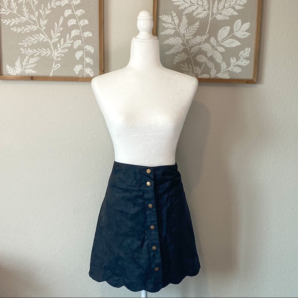 Suede Scalloped Button Skirt | Fall Staple | NWOT